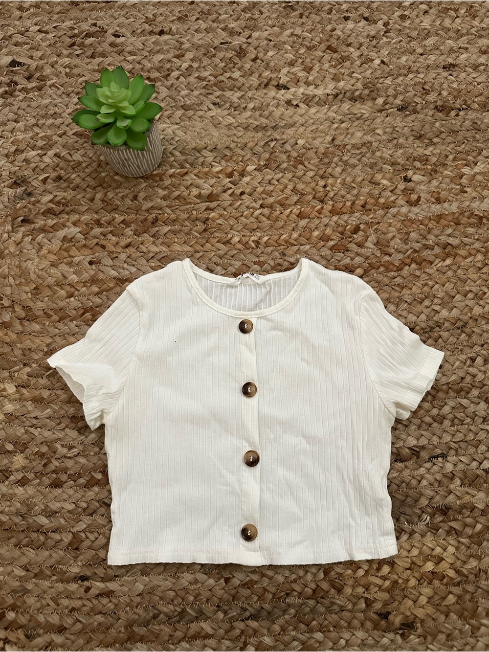BUTTON DOWN RIBBED CROP TOP